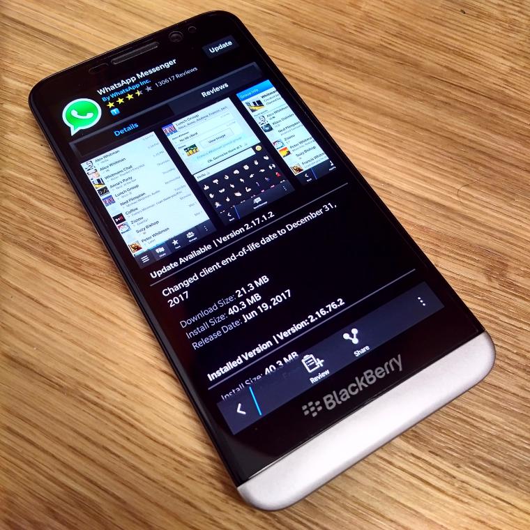31 desember 2017, Whatsapp stop dukungan pada Blackberry 10 dan Windows phone 8.0