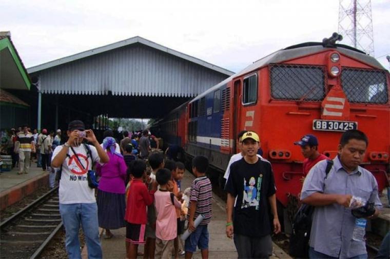 9.000 Pemudik Akan Tiba Di Stasiun Rangkasbitung H-2 Lebaran